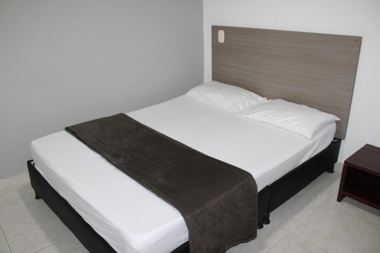 Hotel San Cayetano Ocaña Extérieur photo